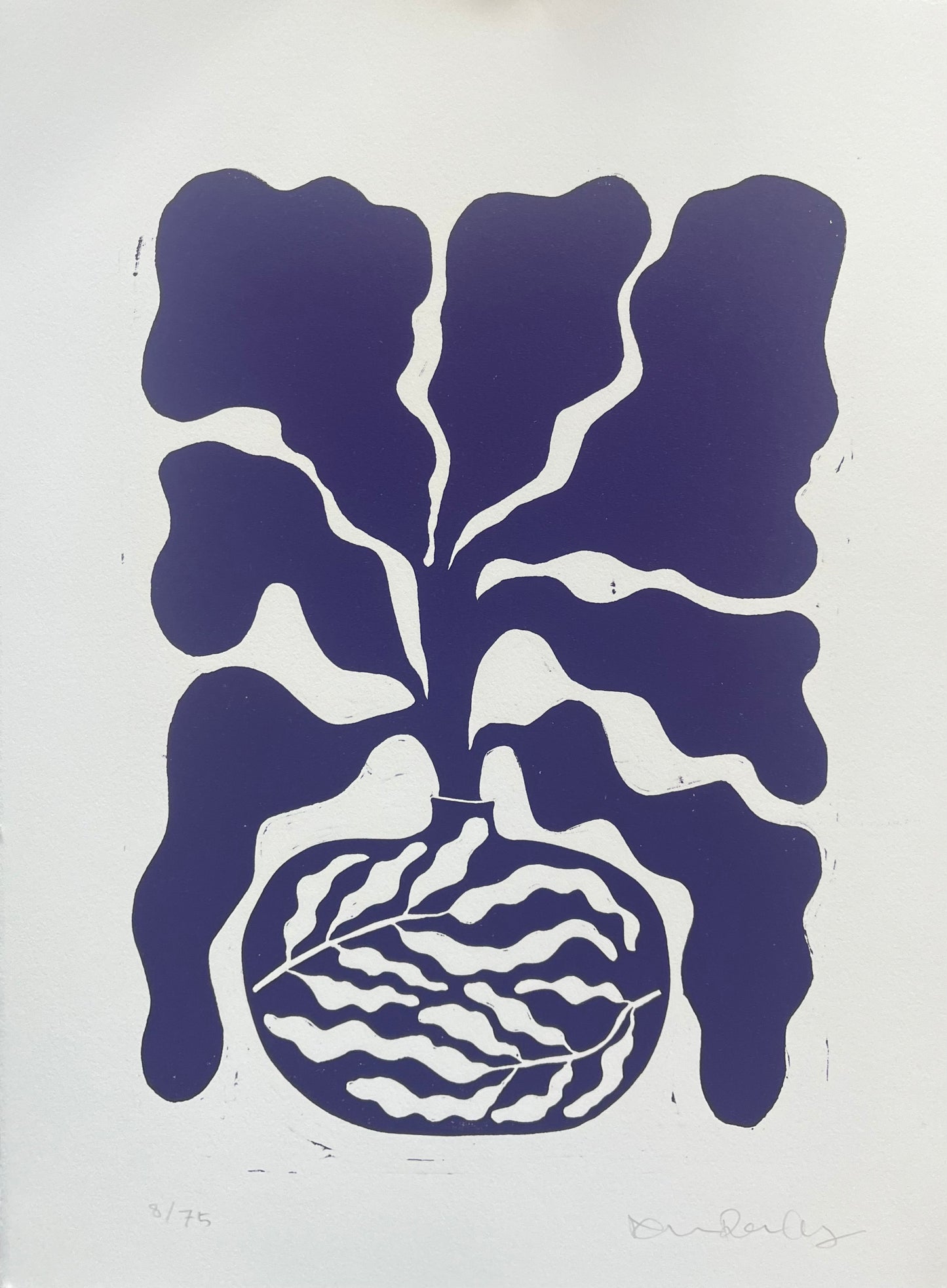 Bredbladet Vase Mørkblomme