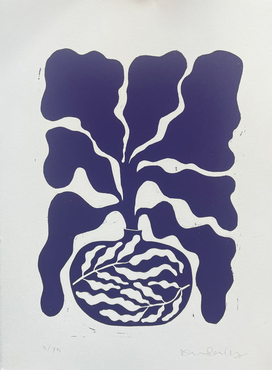 Bredbladet Vase Mørkblomme